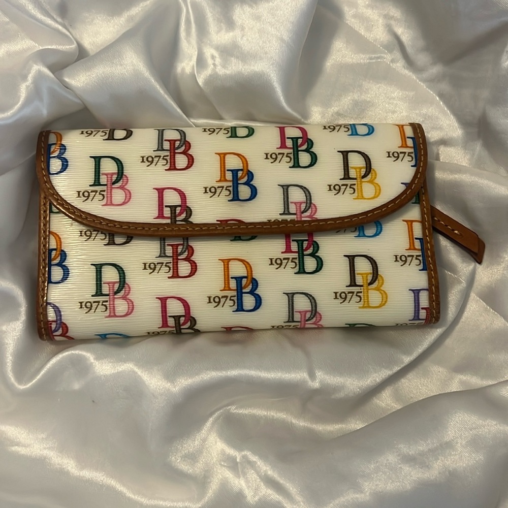 Dooney & Bourke Rainbow Zipper Wallet 💳
